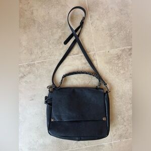 Aldo black purse, extending zipper